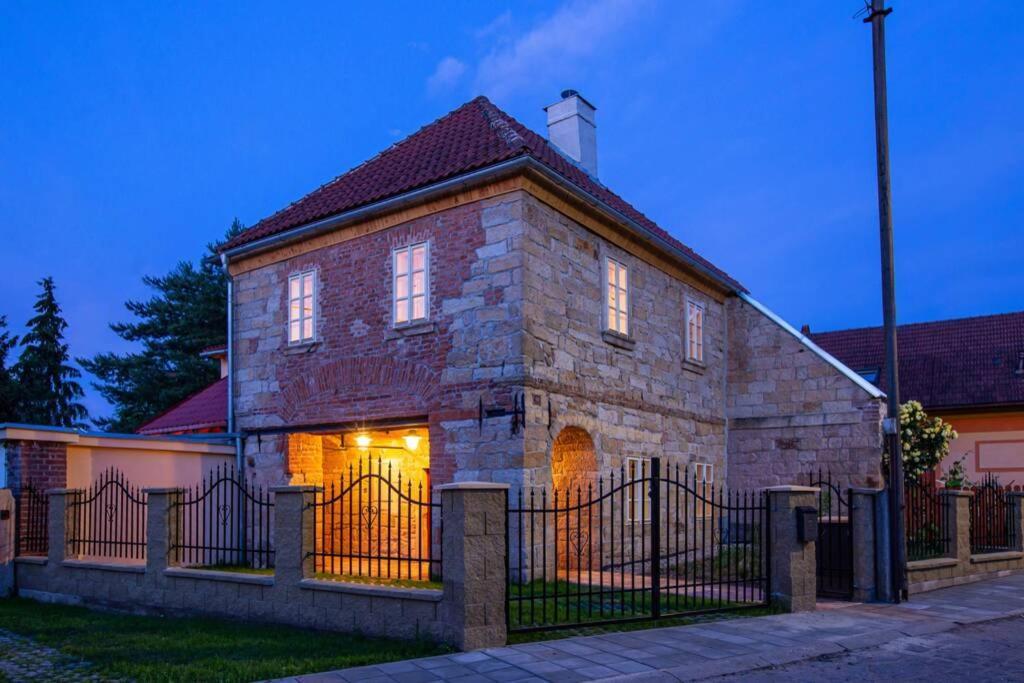 Old Smithery From 17. Century Sobcice Kültér fotó